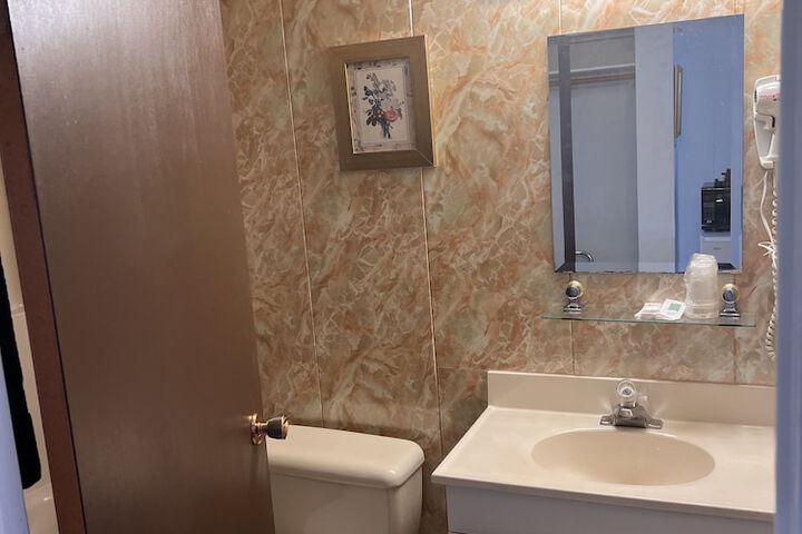 Room 19 of 28