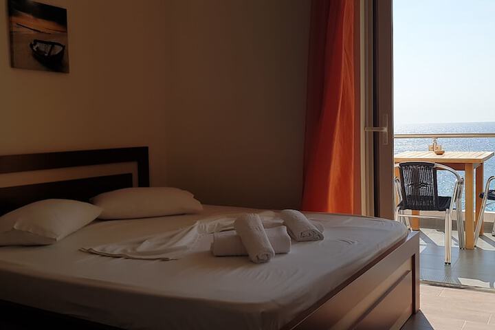 Room 6 of 21