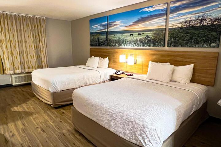 2 Queen Beds (8 of 9)
