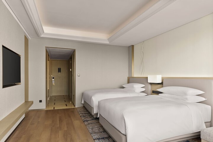 Room 12 of 52