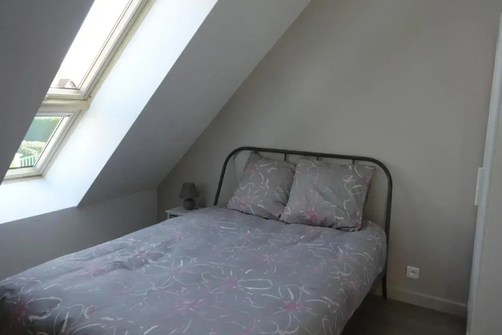 Room 6 of 16