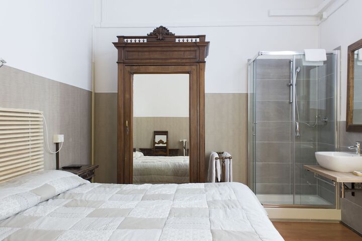 Room 5 of 22