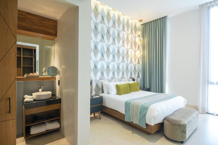 Room 34 of 84