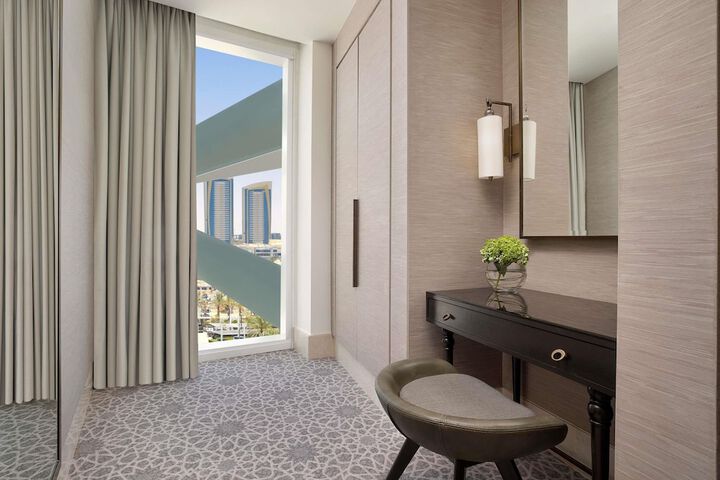 Room 30 of 151