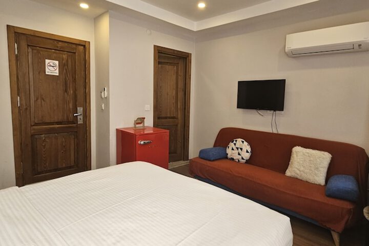 Room 60 of 98