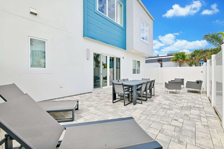 Terrace/Patio 211 of 216