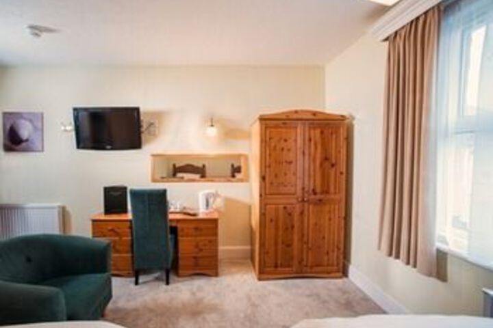 Room 17 of 40