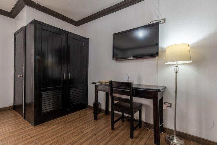 Room 10 of 44