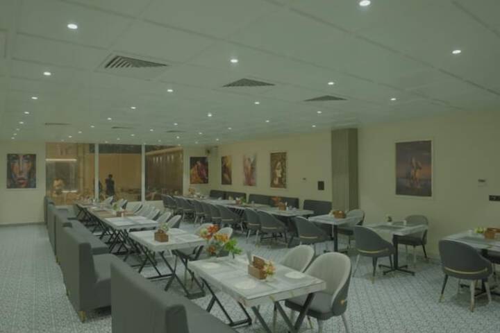 Dining 44 of 61
