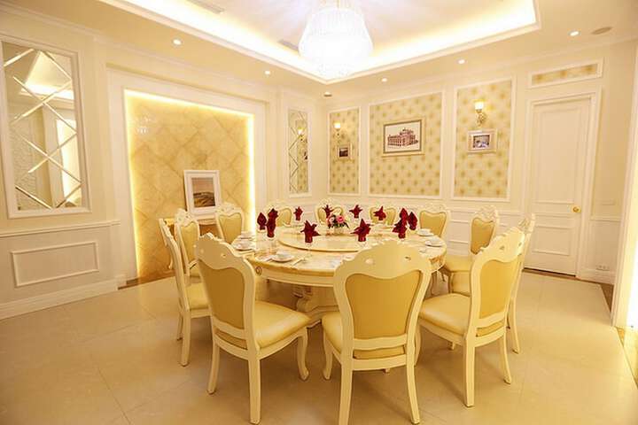 Dining Photos