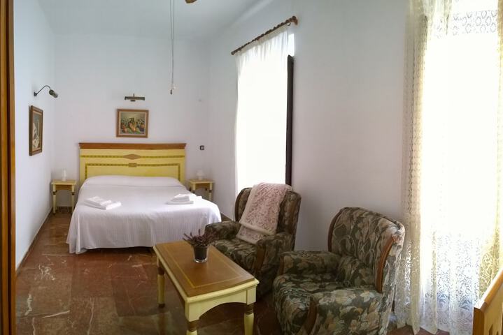 Room 26 of 62