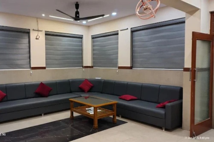 Room 15 of 19