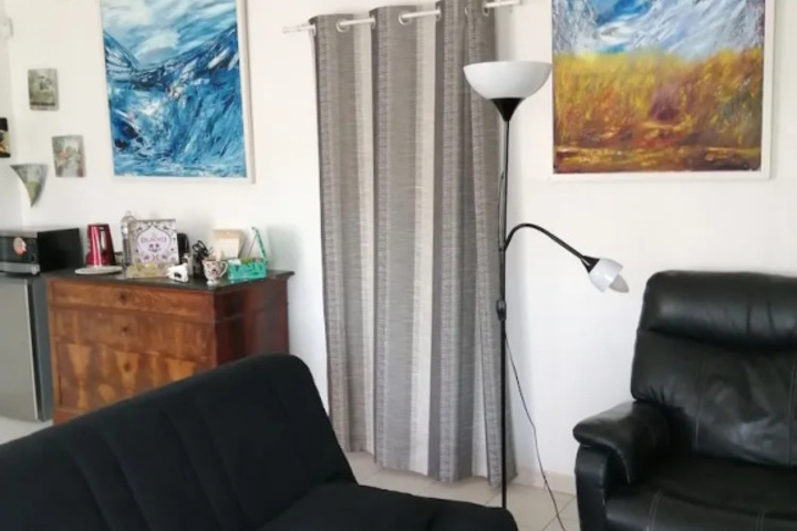 Room 6 of 15