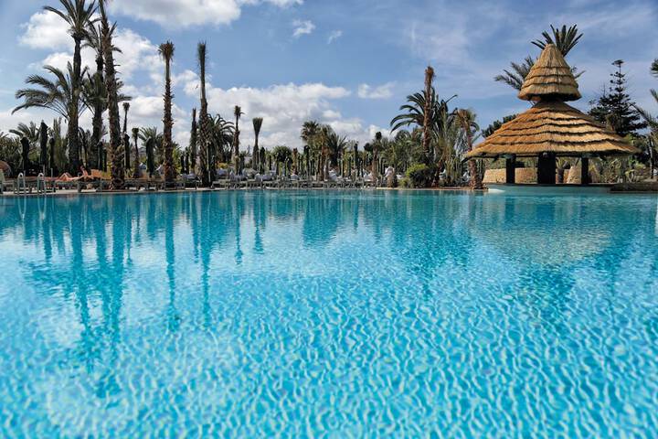 Pool Hotel