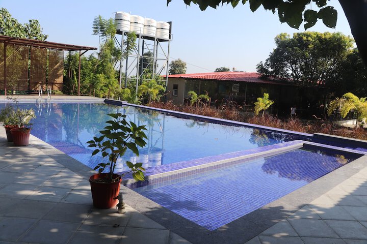 Pool 17 of 26