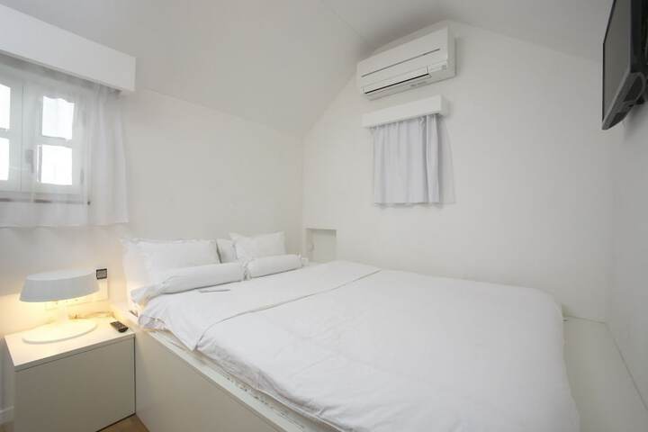 Room 14 of 166