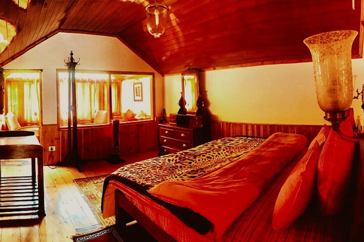Room 8 of 50