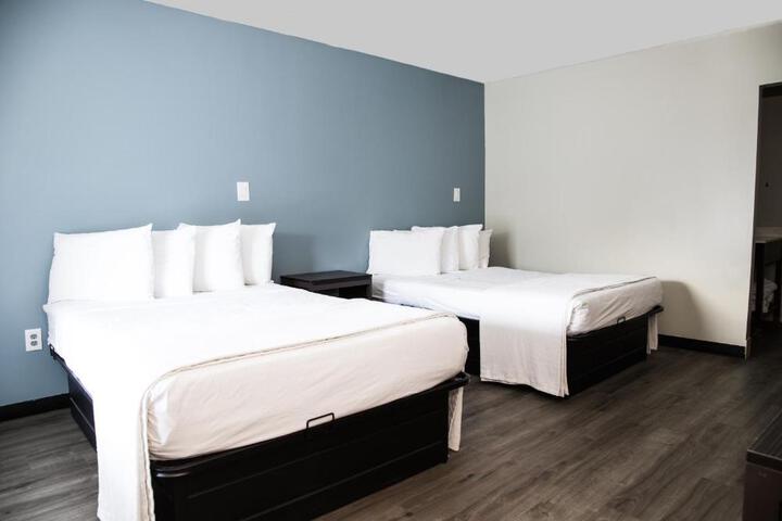2 Double Beds (6 of 7)