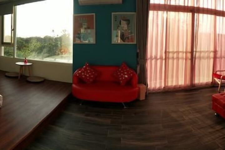 Room 3 of 60