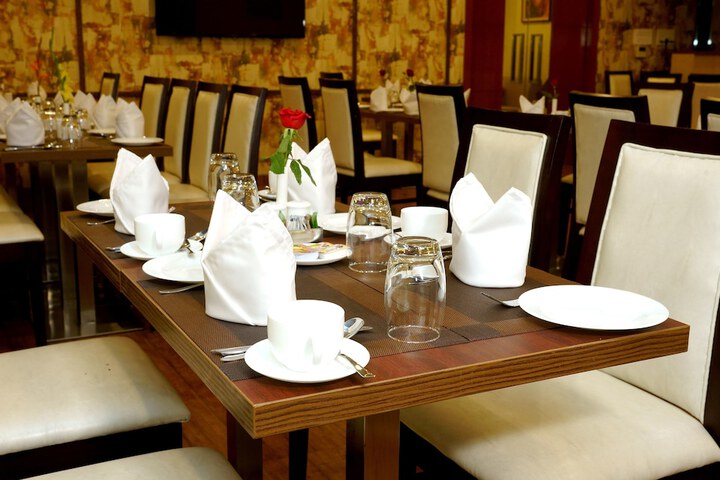 Dining 21 of 37