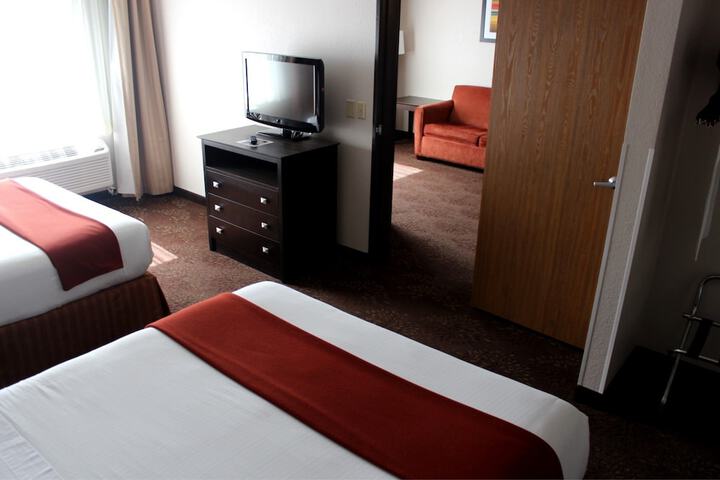 Room 2 of 87