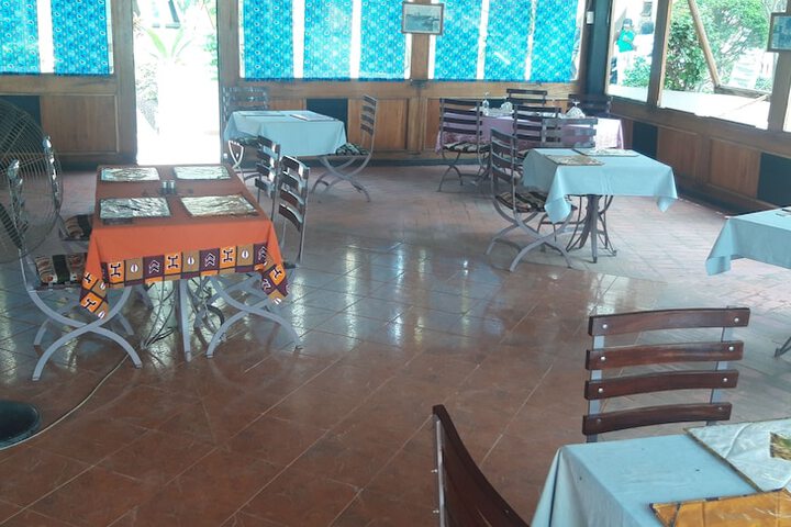 Dining 42 of 54
