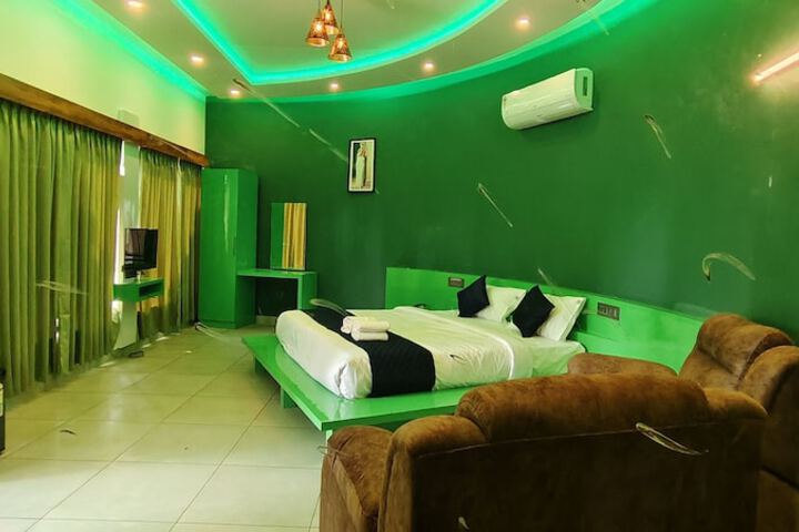 Room 16 of 33