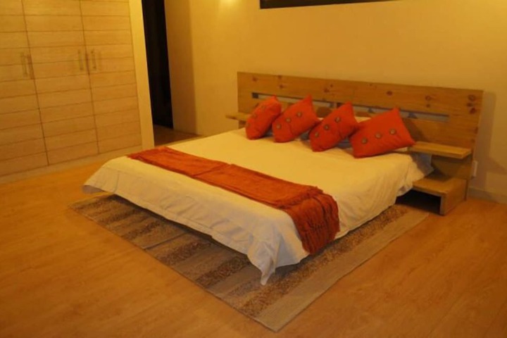 Room 2 of 9