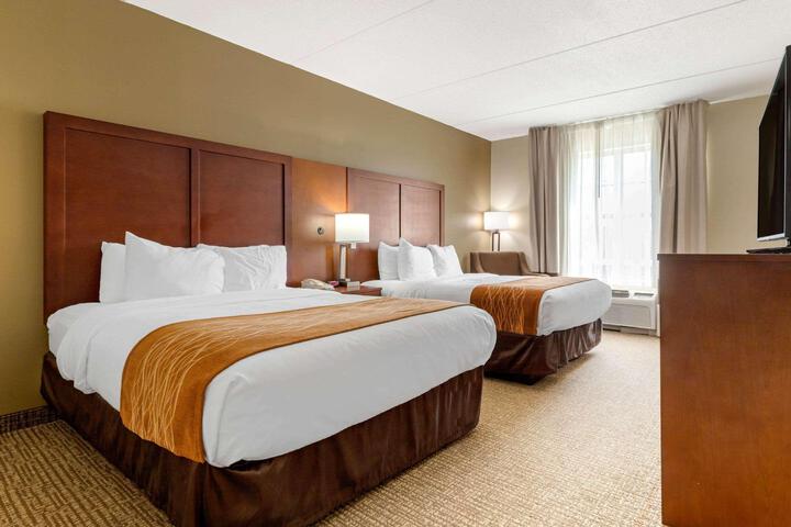 2 Queen Beds (3 of 6)