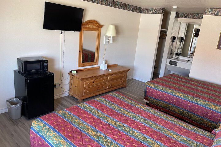 Room 12 of 37