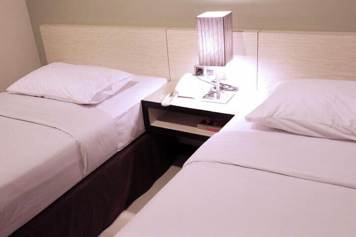 Room 12 of 48