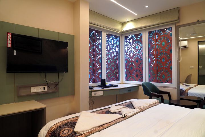 Room 16 of 40