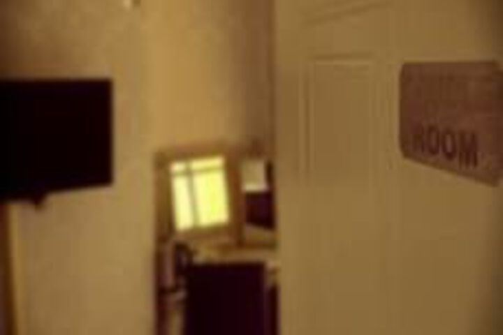 Room 14 of 28