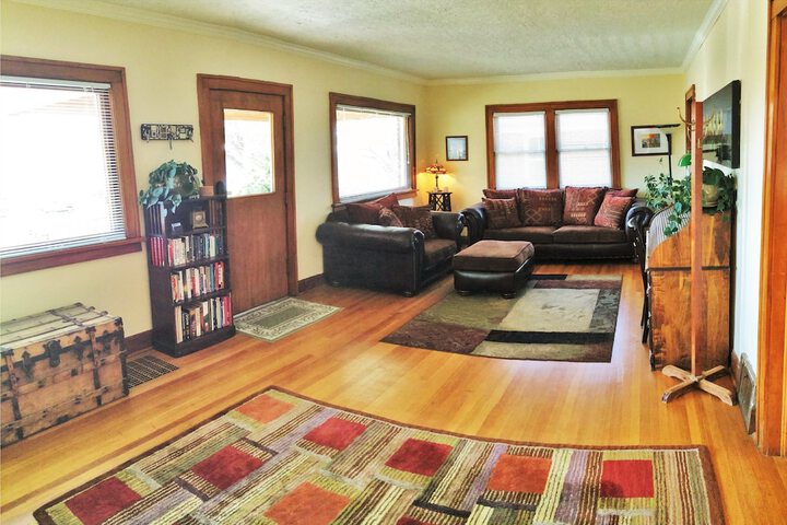 Room 10 of 19