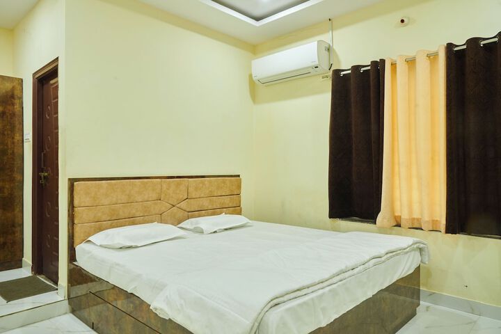 Room 4 of 17