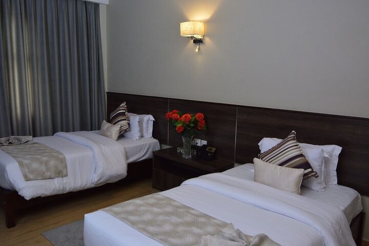 Room 6 of 49