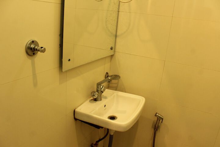 Room 13 of 15
