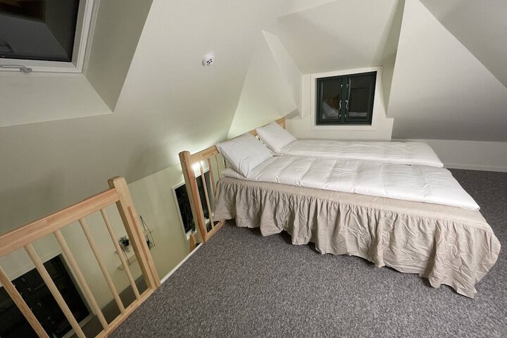 Room 2 of 37