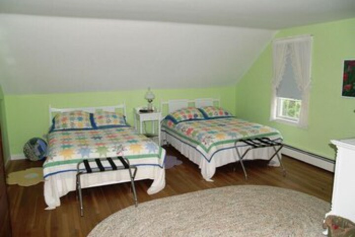 Room 9 of 11