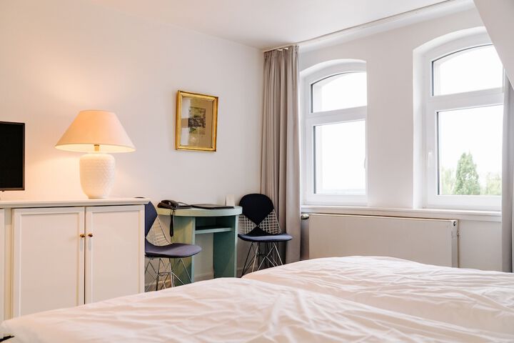 Room 10 of 34
