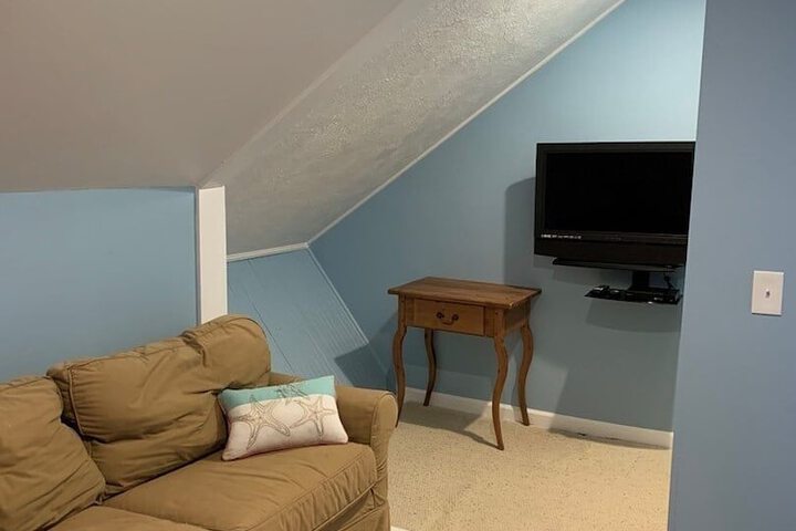 Room 12 of 33