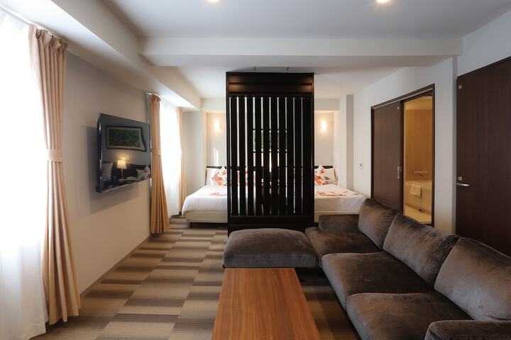 Room 25 of 40