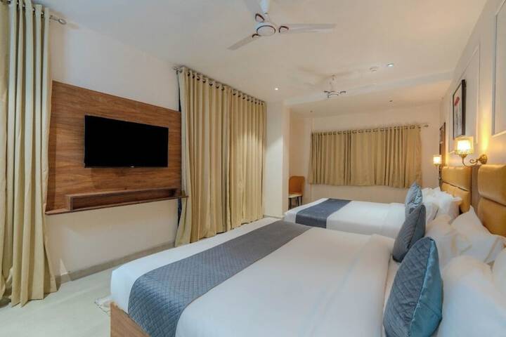 Room 15 of 35