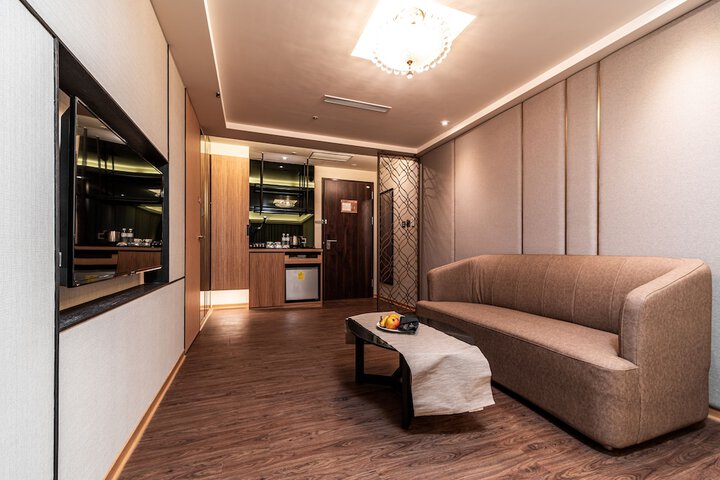 Room 28 of 51