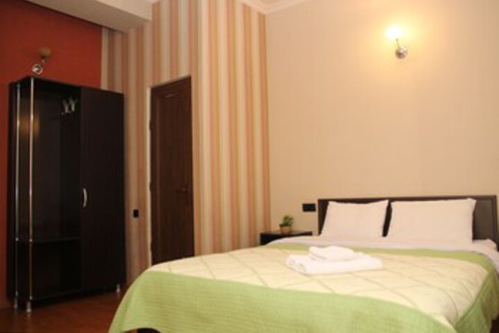 Room 10 of 30