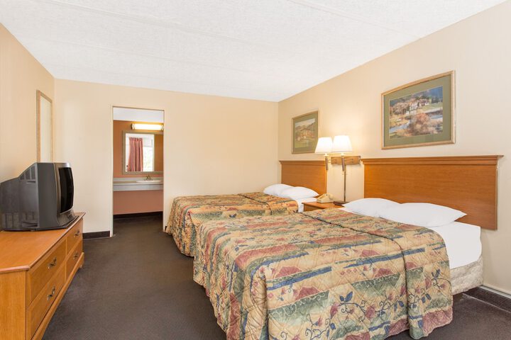 Room 3 of 22