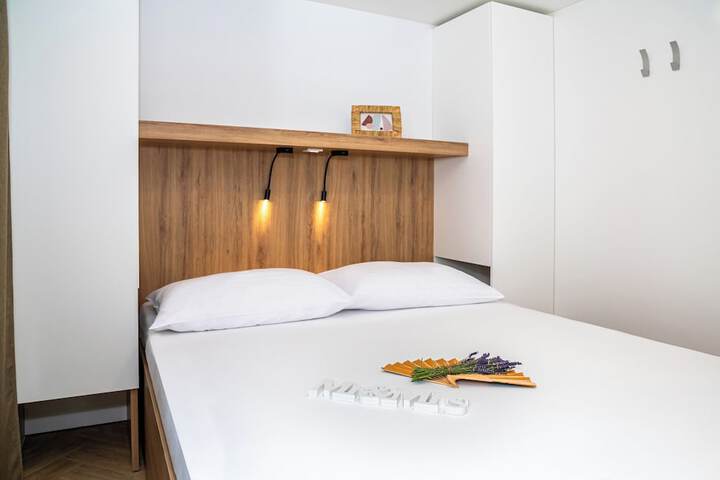 Room 14 of 71