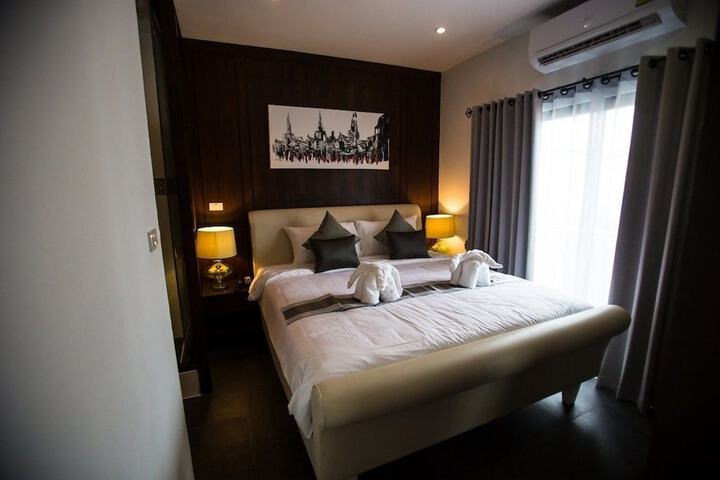 Room 12 of 87