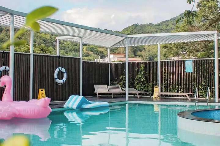 Pool 128 of 172