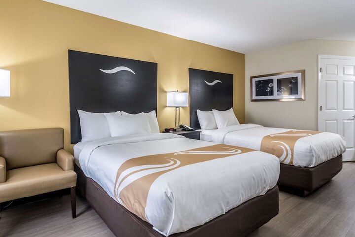 2 Double Beds (5 of 9)